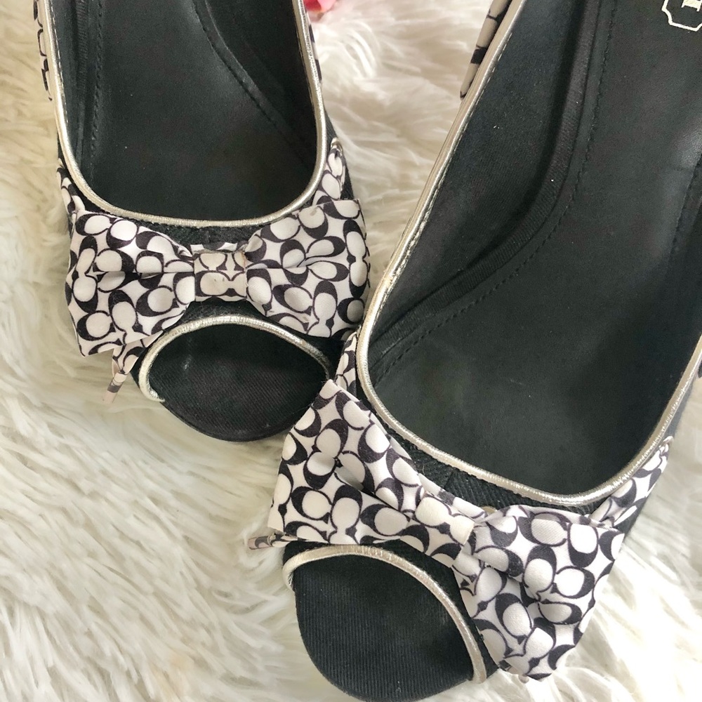 Gently used COACH Thalia DNM/ 4/cm SIG black shoes - Picture 4 of 8